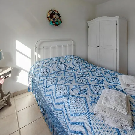 4 Bedroom Beautiful In Et Lagrave *