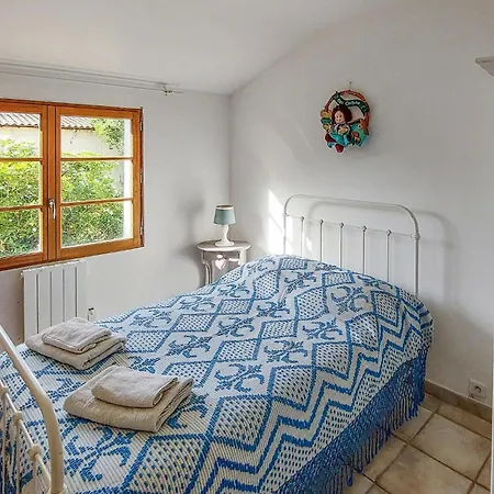4 Bedroom Beautiful In Et Lagrave
