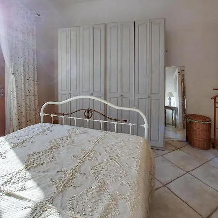 Holiday home 4 Bedroom Beautiful In Et Lagrave
