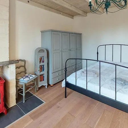 Holiday home 4 Bedroom Beautiful In Et Lagrave *
