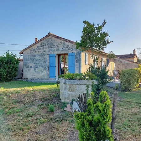 Holiday home 4 Bedroom Beautiful In Et Lagrave Ambares-et-Lagrave