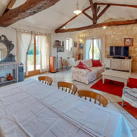 Holiday home 4 Bedroom Beautiful In Et Lagrave *
