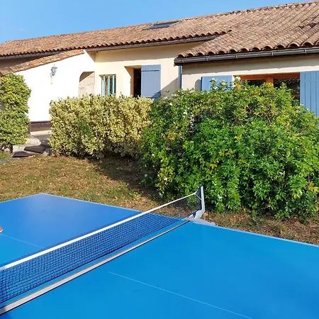 Holiday home 4 Bedroom Beautiful In Et Lagrave Ambares-et-Lagrave