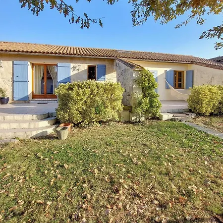 4 Bedroom Beautiful In Et Lagrave Ambares-et-Lagrave